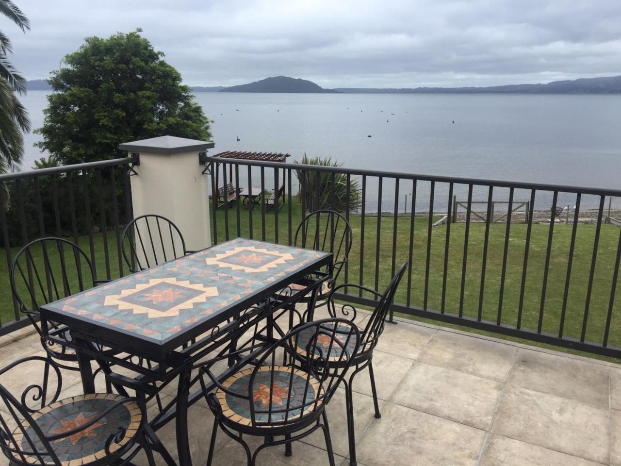 Super Lake Edge Lodge Rotorua Exterior photo