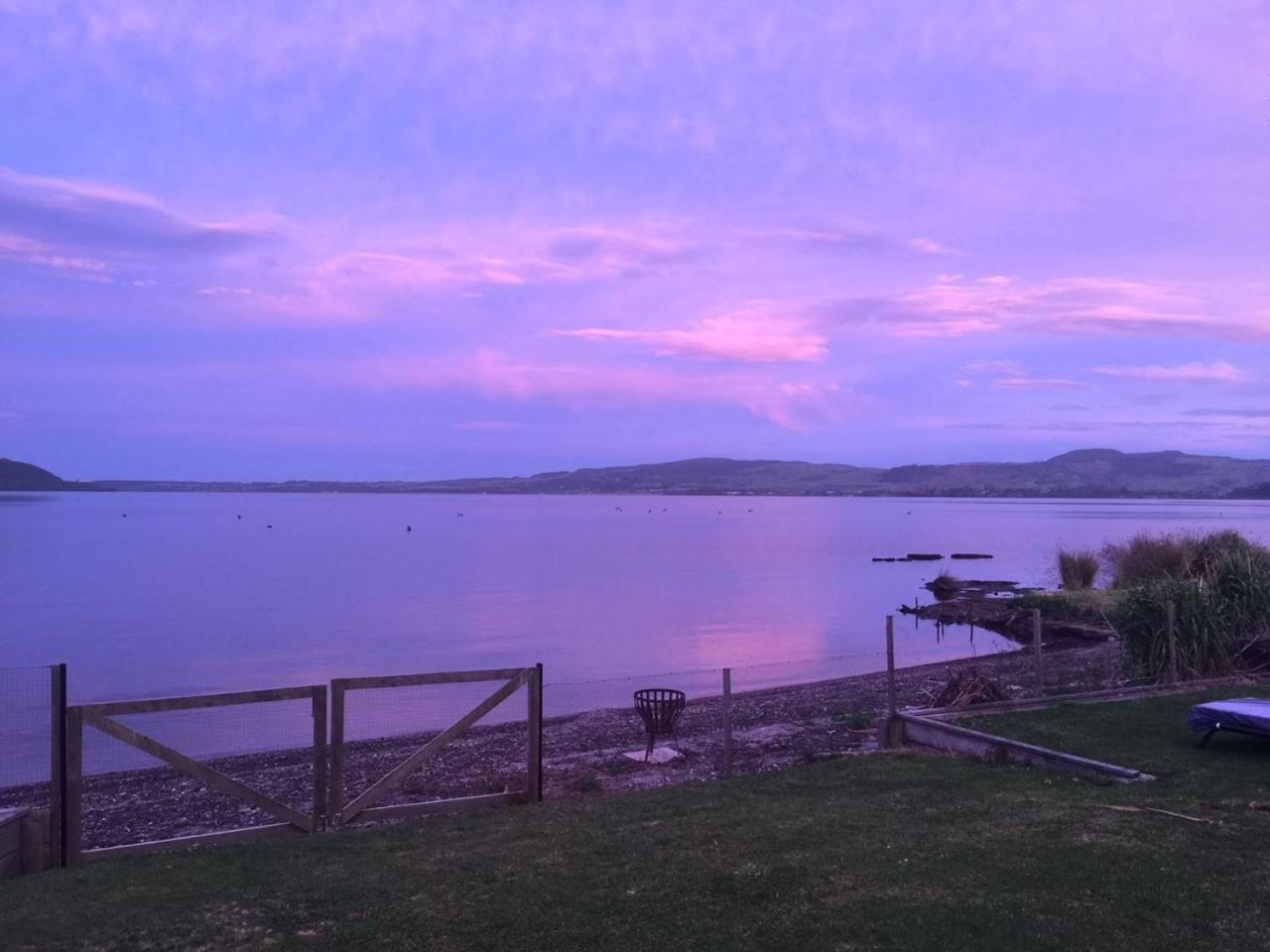 Super Lake Edge Lodge Rotorua Exterior photo